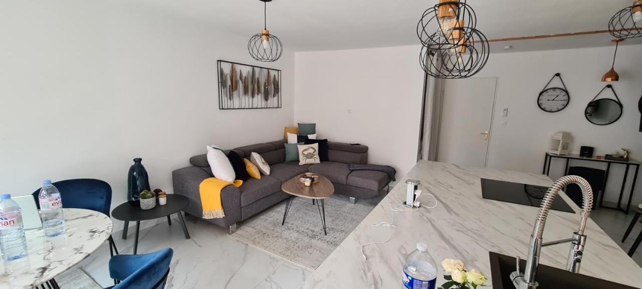 En Exclusivite T3 A 2 Pas Des Plages De St Raphael Saint-Raphaël Exterior foto