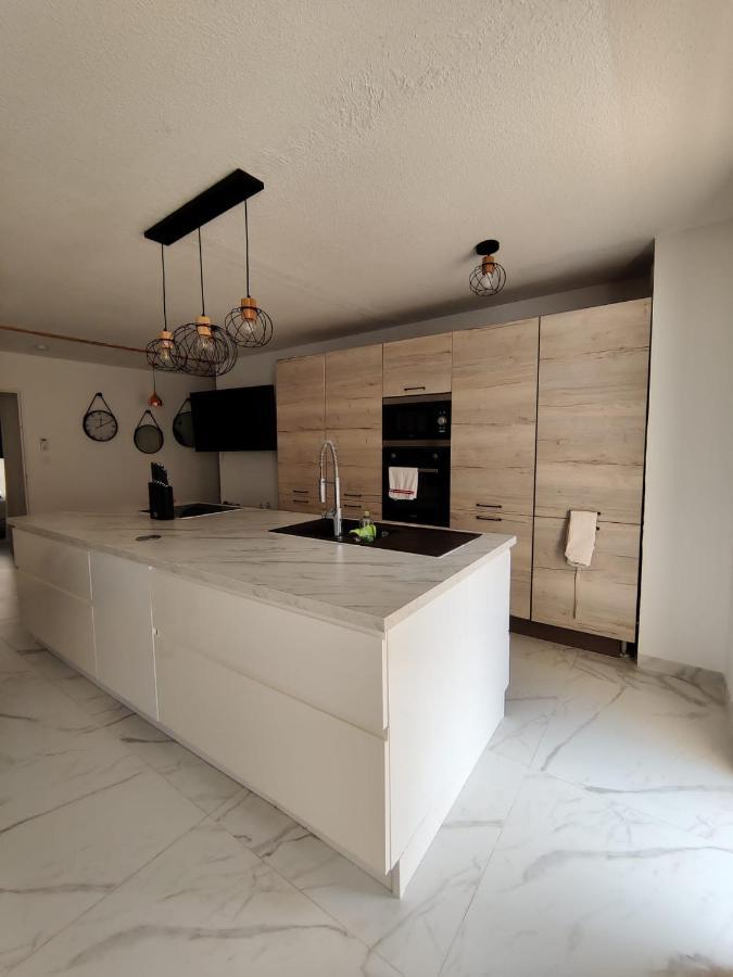 En Exclusivite T3 A 2 Pas Des Plages De St Raphael Saint-Raphaël Exterior foto